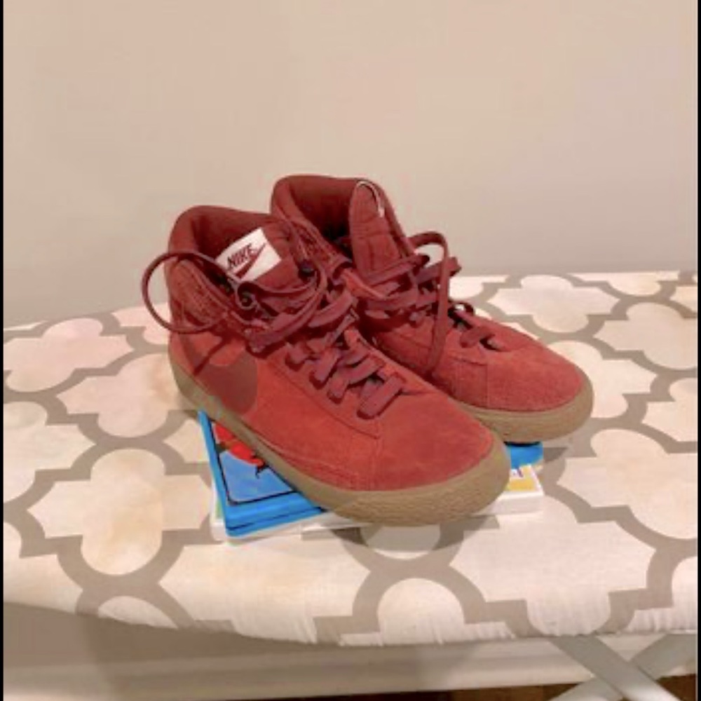 Nike Blazers!! Burgundy Size 2 Preschool. Great Condition